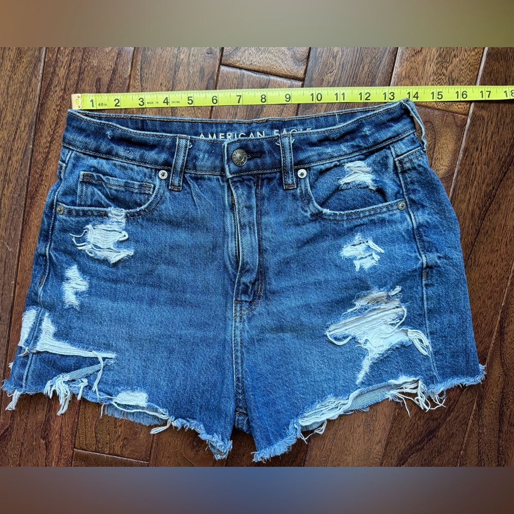 American Eagle denim mom short size 4